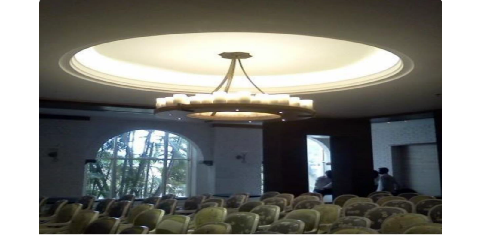Le Meridien, Favola Restaurant